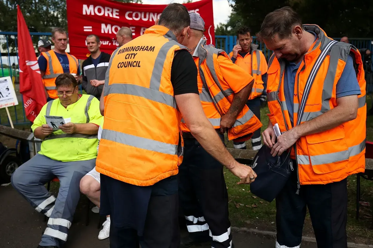 Birmingham bin men vs ‘zombie’ council